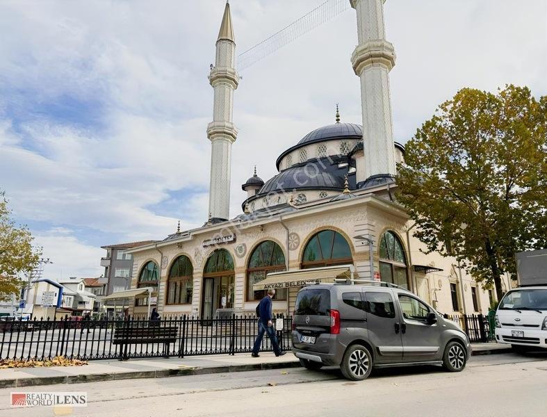 Acil Satılık! Akyazı Yenicami'de 3+1 İçi Komple Yenilenmiş Daire — fotoğraf 2