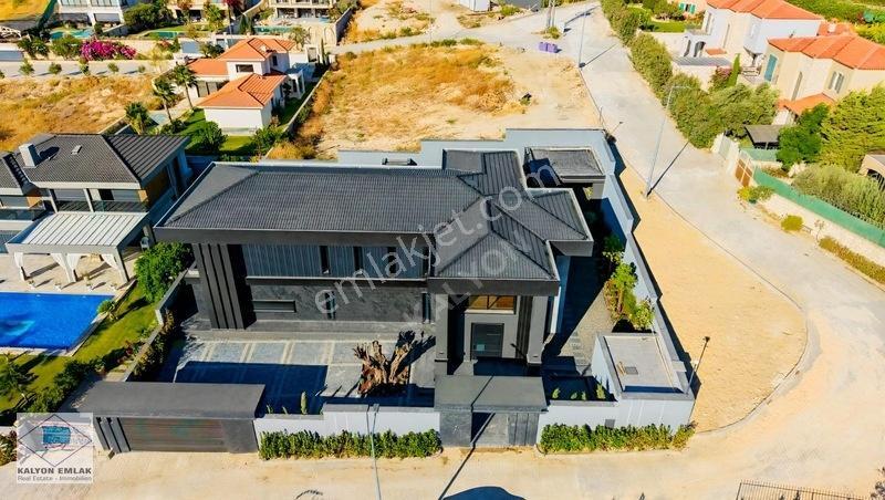 Çeşme Ovacık'ta 890 M2 Arsa 495 M2 Kapalı Alanlı Ultra Lüx Villa — fotoğraf 9