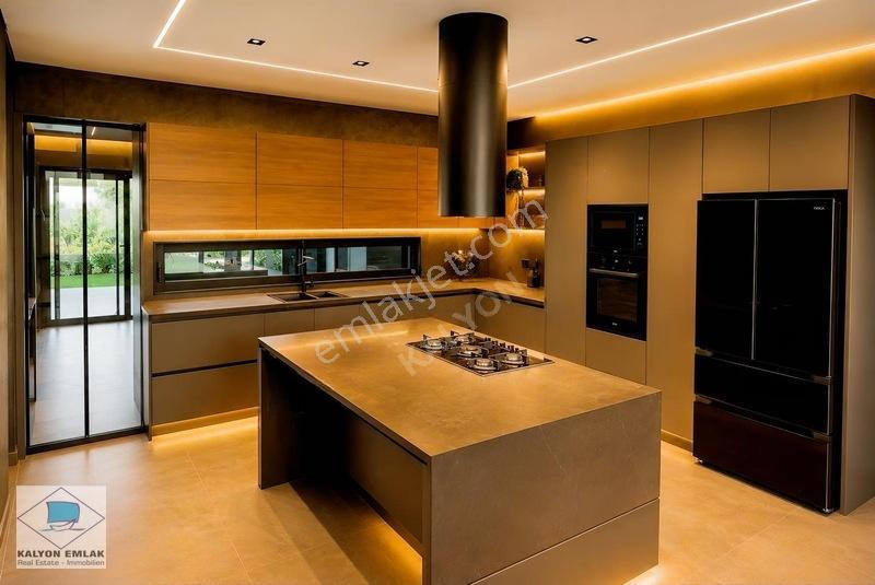 Çeşme Ovacık'ta 890 M2 Arsa 495 M2 Kapalı Alanlı Ultra Lüx Villa — fotoğraf 12