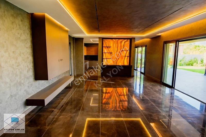 Çeşme Ovacık'ta 890 M2 Arsa 495 M2 Kapalı Alanlı Ultra Lüx Villa — fotoğraf 28
