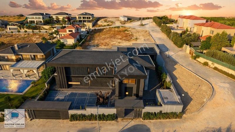 Çeşme Ovacık'ta 890 M2 Arsa 495 M2 Kapalı Alanlı Ultra Lüx Villa — fotoğraf 31