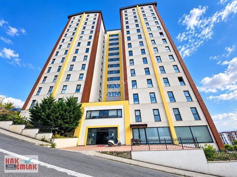Hak Emlak'Tan Üniversite Girişi Cadde Cepheli Eşyalı 2+1 Daire