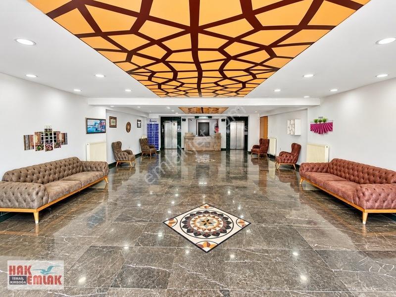 Hak Emlak'tan Üniversite Girişi Cadde Cepheli Eşyalı 2+1 Daire — fotoğraf 4