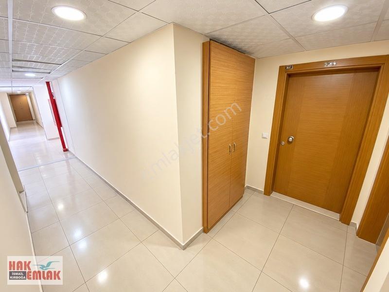 Hak Emlak'tan Üniversite Girişi Cadde Cepheli Eşyalı 2+1 Daire — fotoğraf 8