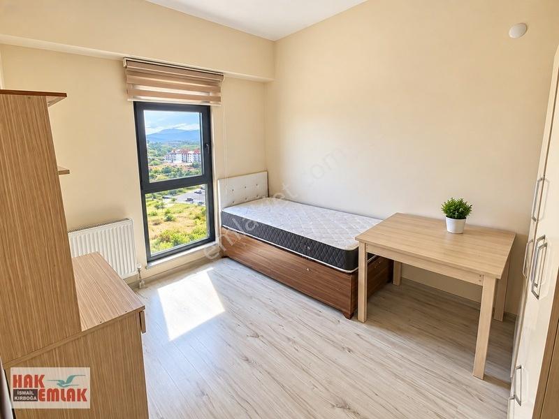 Hak Emlak'tan Üniversite Girişi Cadde Cepheli Eşyalı 2+1 Daire — fotoğraf 14