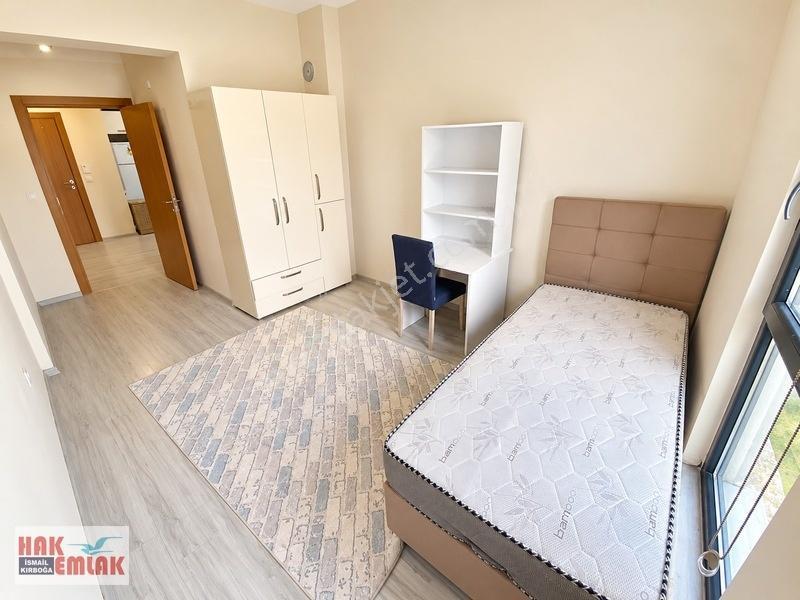 Hak Emlak'tan Üniversite Girişi Cadde Cepheli Eşyalı 2+1 Daire — fotoğraf 17