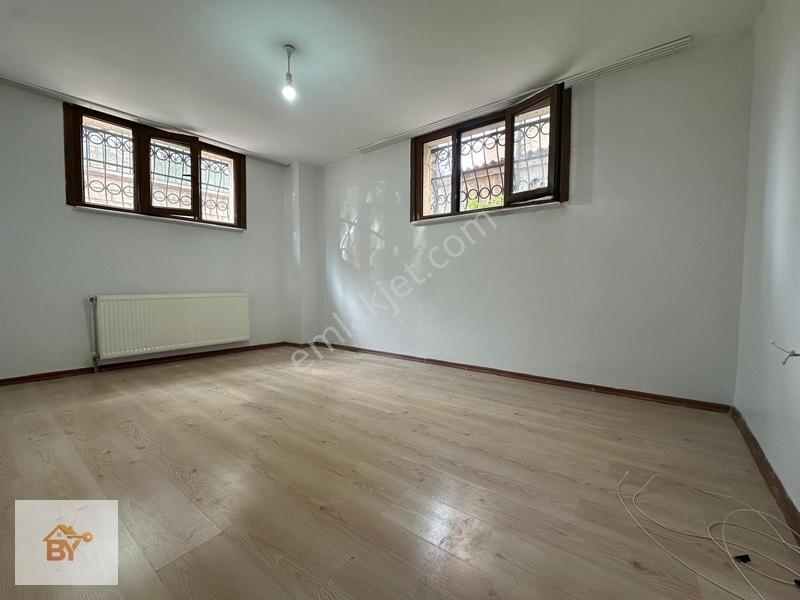 Cumhuriyet Mah 2+1 65 M2 Satılık Bahçe Katı Daire