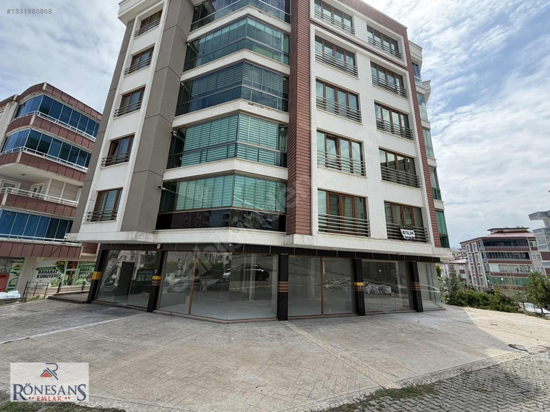 Rönesans Emlaktan Aydınlık Caddesine Cephe Köşe Kiralık Dükkan