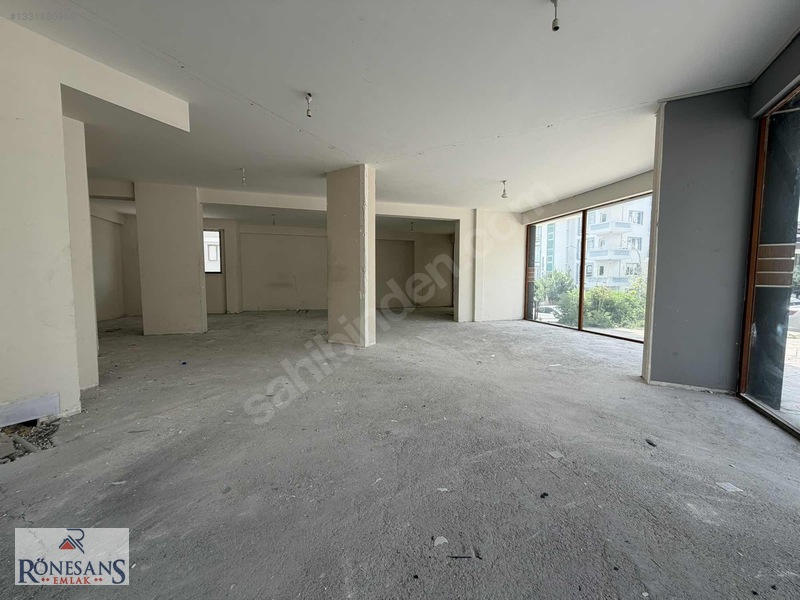 Rönesans Emlaktan Aydınlık Caddesine Cephe Köşe Kiralık Dükkan — fotoğraf 12