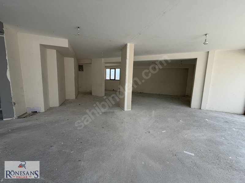Rönesans Emlaktan Aydınlık Caddesine Cephe Köşe Kiralık Dükkan — fotoğraf 16