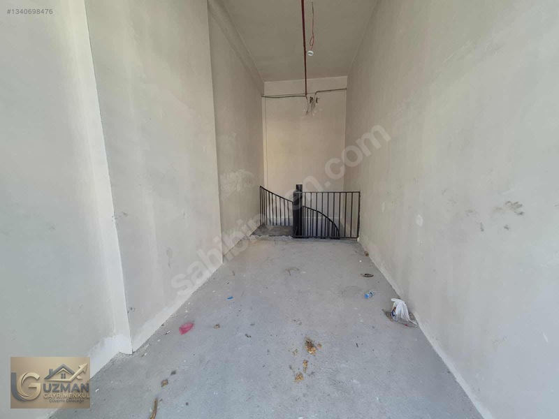 Kışla Cad. Kiralık 25 M² Dükkan + 40 M² Bodrum — fotoğraf 3
