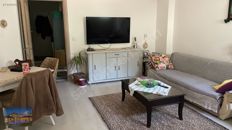 Kuşadası Davutlar Merkezde Bahçeli Satılık 2+1 Daire — fotoğraf 3