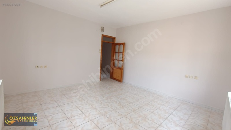 Mimarsinanda Köşe Başı 1. Kat Kiralık Daire — fotoğraf 3