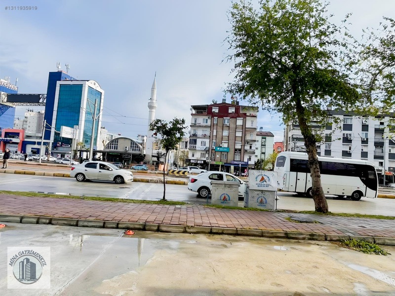 Aspendos Bulvarı Cadde Üzeri Satılık Köşe Dükkan 40 M2
