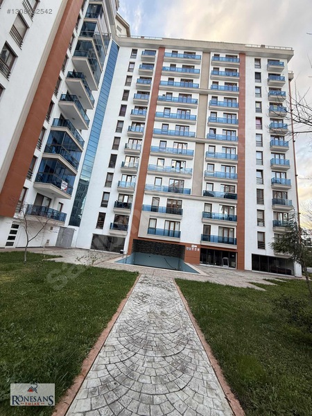Rönesans Emlak'tan Güvenlikli Site İçinde Ulaşıma Yakın 1+1 — fotoğraf 2