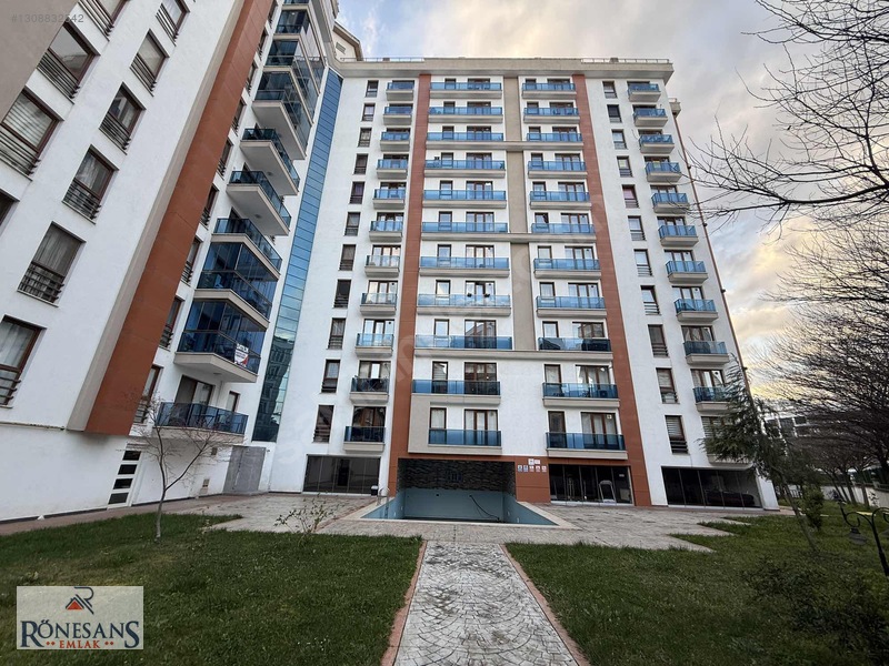 Rönesans Emlak'tan Güvenlikli Site İçinde Ulaşıma Yakın 1+1 — fotoğraf 3