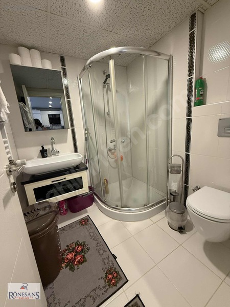 Rönesans Emlak'tan Güvenlikli Site İçinde Ulaşıma Yakın 1+1 — fotoğraf 10