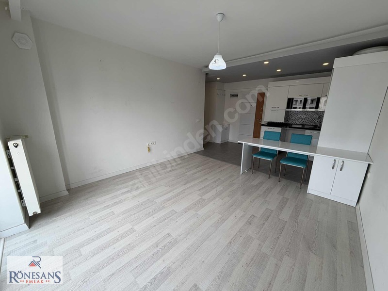 Rönesans Emlak'tan Güvenlikli Site İçinde Ulaşıma Yakın 1+1 — fotoğraf 15