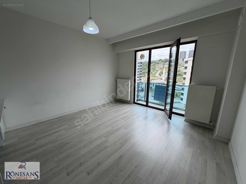 Rönesans Emlak'tan Güvenlikli Site İçinde Ulaşıma Yakın 1+1 — fotoğraf 24