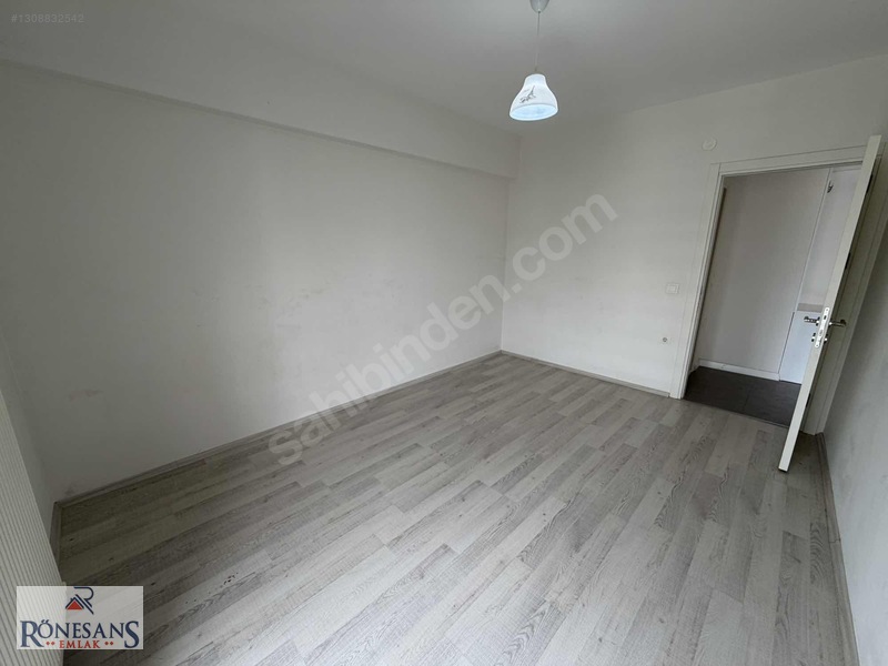 Rönesans Emlak'tan Güvenlikli Site İçinde Ulaşıma Yakın 1+1 — fotoğraf 25