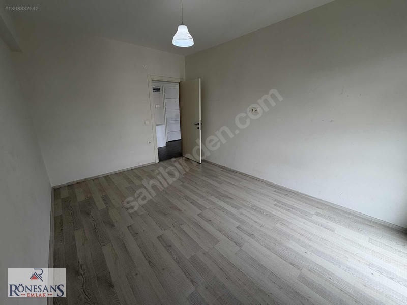 Rönesans Emlak'tan Güvenlikli Site İçinde Ulaşıma Yakın 1+1 — fotoğraf 26