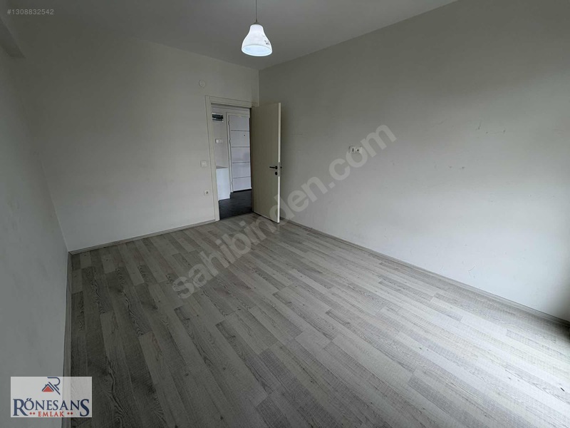 Rönesans Emlak'tan Güvenlikli Site İçinde Ulaşıma Yakın 1+1 — fotoğraf 27