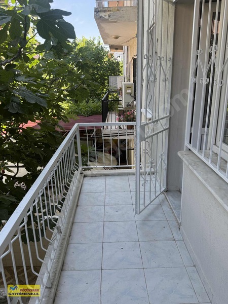 Bornova Kızılay Mahallesi 2+1 Doğalgazlı Eşyalı Kiralık Daire — fotoğraf 12