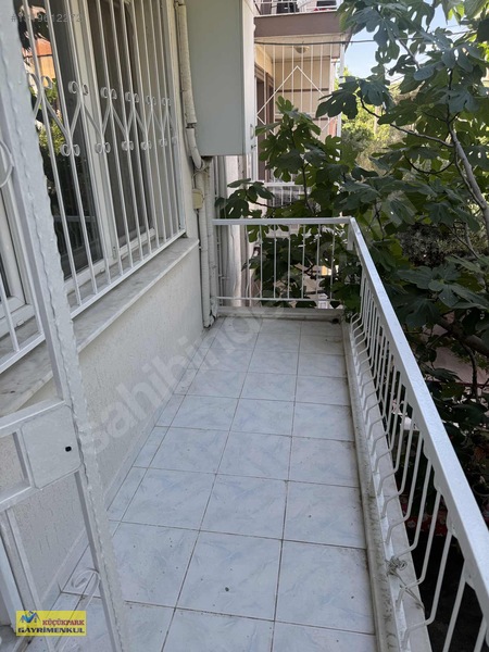 Bornova Kızılay Mahallesi 2+1 Doğalgazlı Eşyalı Kiralık Daire — fotoğraf 13