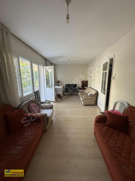 Bornova Kızılay Mahallesi 2+1 Doğalgazlı Eşyalı Kiralık Daire — fotoğraf 17