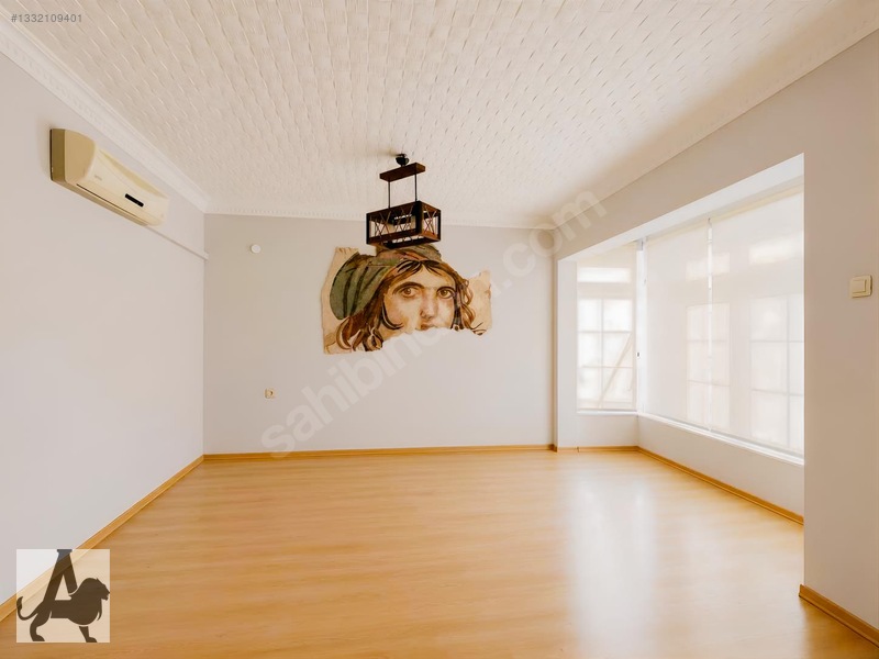 Batıkentin Gözde Konumunda Bahçeli 3+2 Satılık Tripleks Villa — fotoğraf 3
