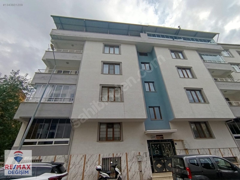 Re/Max Değişim'Den Rızaiye'De 5+1 Geniş Teraslı Dublex Daire