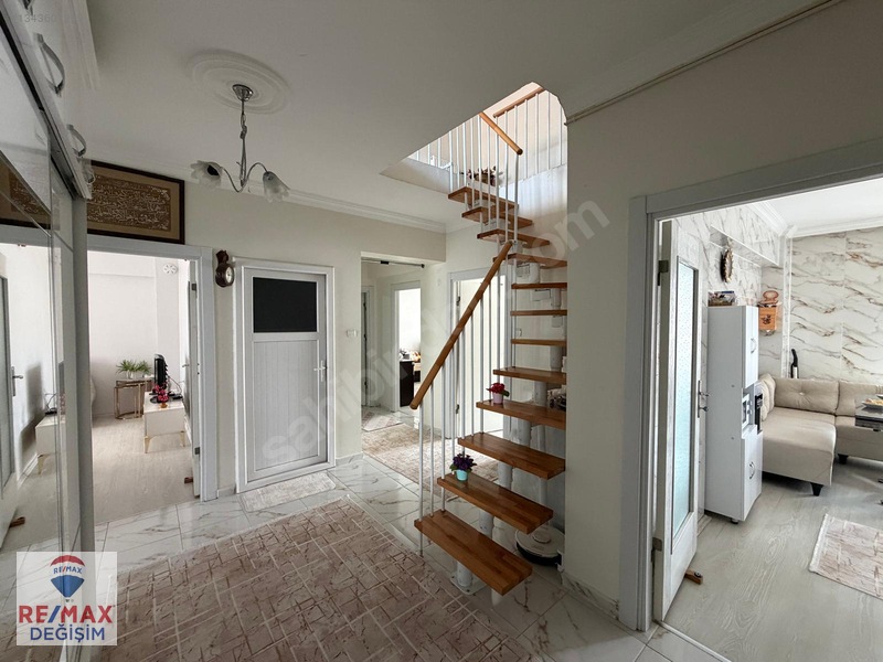Re/max Değişim'den Rızaiye'de 5+1 Geniş Teraslı Dublex Daire — fotoğraf 6