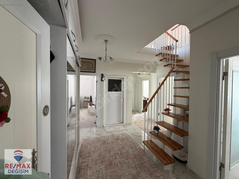 Re/max Değişim'den Rızaiye'de 5+1 Geniş Teraslı Dublex Daire — fotoğraf 7
