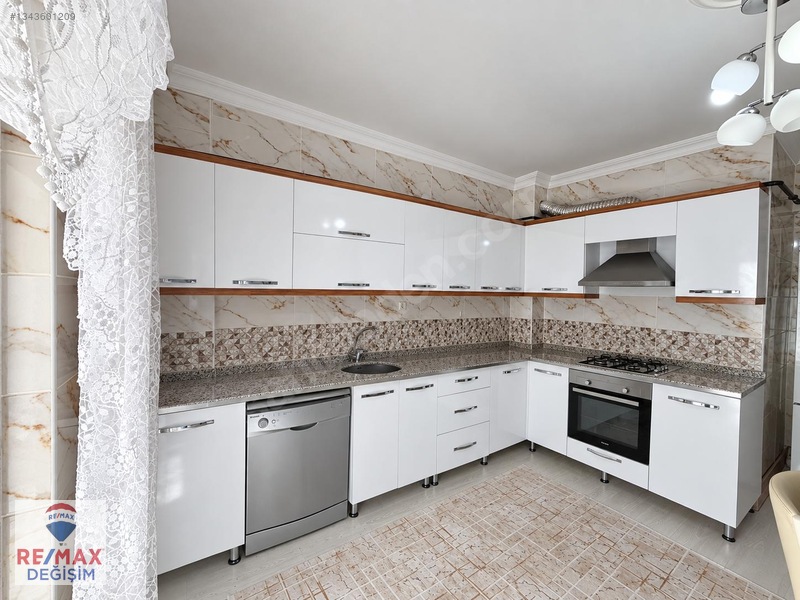 Re/max Değişim'den Rızaiye'de 5+1 Geniş Teraslı Dublex Daire — fotoğraf 8
