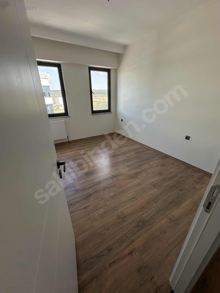 Uzay Tuzcu Sitesinde Kiralık 3+1 Lüks Daire — fotoğraf 12