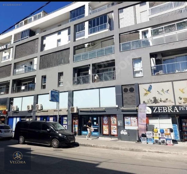 Bayraklı Çiçek Mahallesi'nde 2+1 Acık Mutfak Kiralık Daire