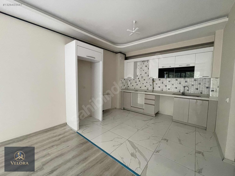 Bayraklı Çiçek Mahallesi'nde 2+1 Acık Mutfak Kiralık Daire — fotoğraf 5