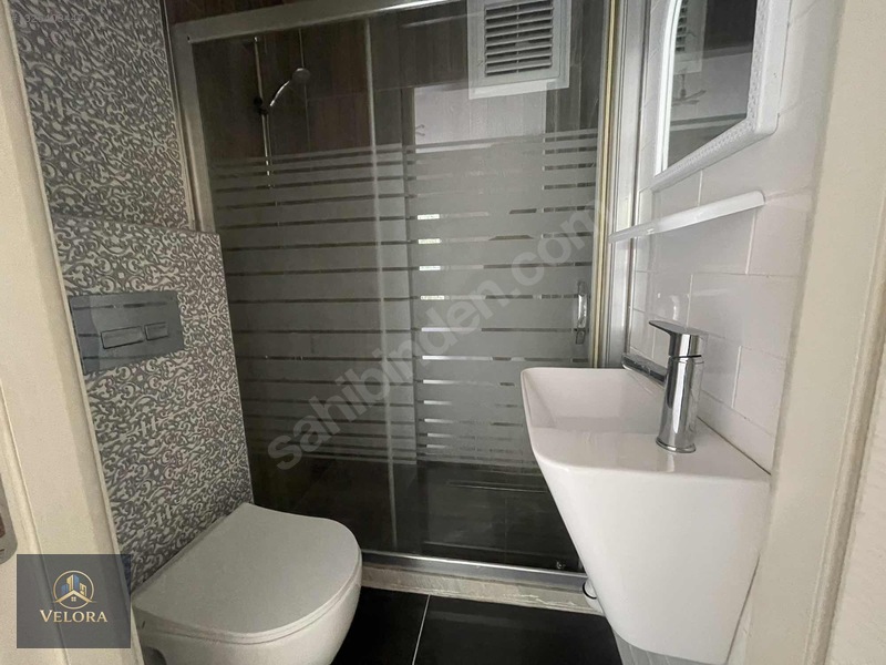 Bayraklı Çiçek Mahallesi'nde 2+1 Acık Mutfak Kiralık Daire — fotoğraf 9