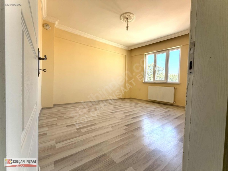 Kolçan Emlak'tan Caddeye Yakın 2+1 Satılık Daire