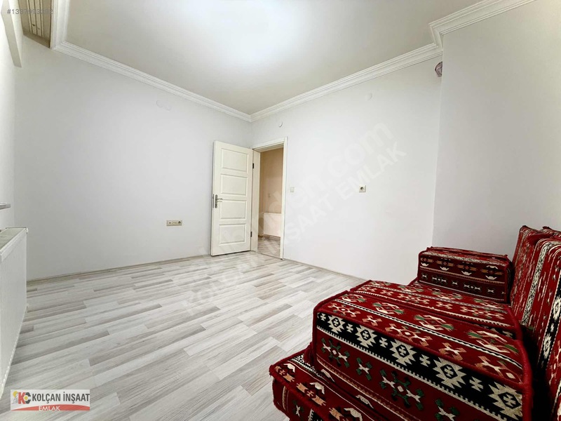 Kolçan Emlak'tan Caddeye Yakın 2+1 Satılık Daire — fotoğraf 4