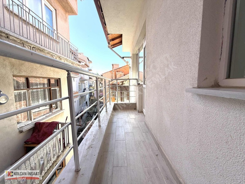 Kolçan Emlak'tan Caddeye Yakın 2+1 Satılık Daire — fotoğraf 8