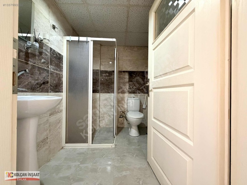 Kolçan Emlak'tan Caddeye Yakın 2+1 Satılık Daire — fotoğraf 9