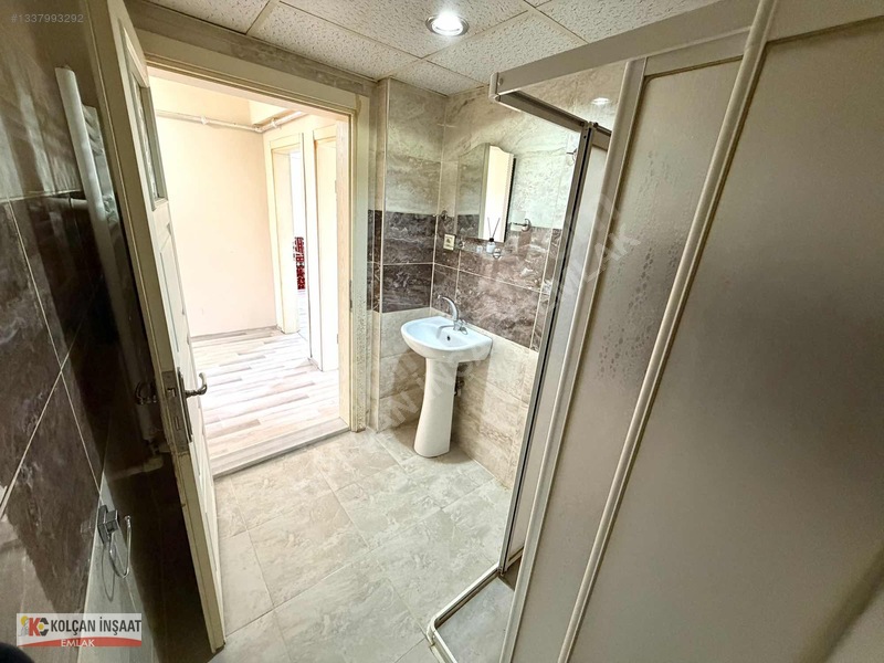 Kolçan Emlak'tan Caddeye Yakın 2+1 Satılık Daire — fotoğraf 10