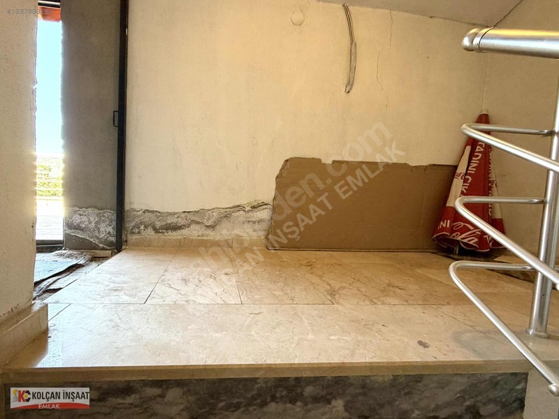 Kolçan Emlak'tan Caddeye Yakın 2+1 Satılık Daire — fotoğraf 21