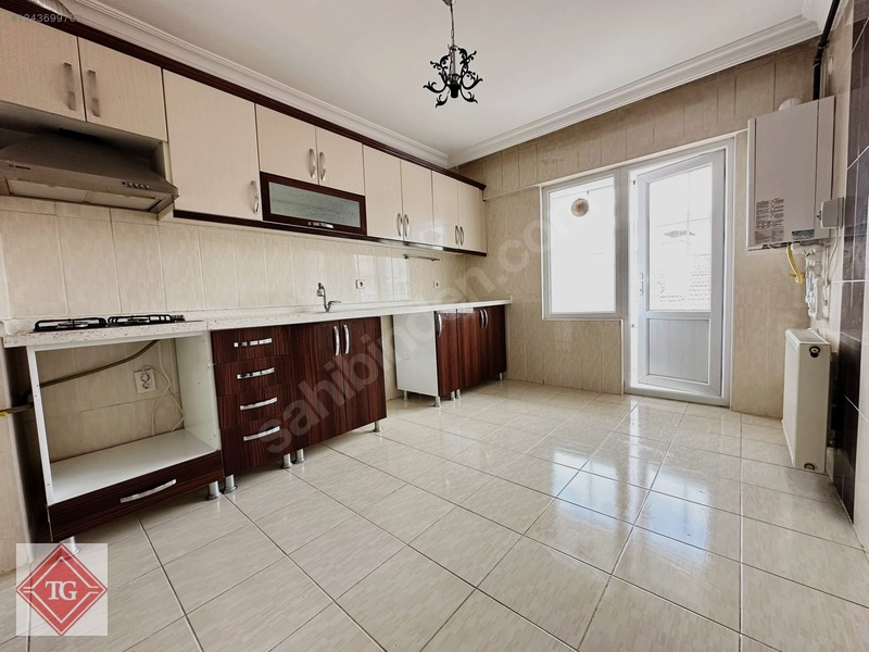Güçlühan'dan 340 Cadde Üzeri Ara Katta 3+1 Asansörlü Manzaralı — fotoğraf 24