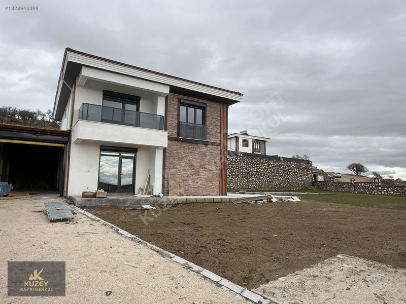 Kuzey Emlaktan Gülmezde Eşsiz Manzaralı Satılık 230 M2 Lüx Villa