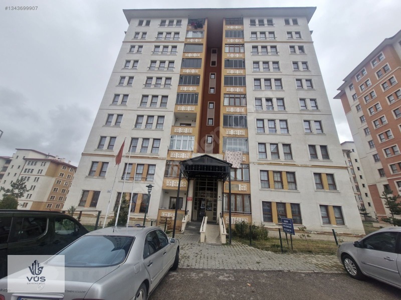 Vüs Gayrimenkul'den Emniyet Toki'de Kiralık 3+1daire
