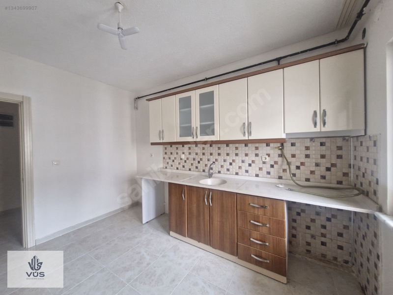 Vüs Gayrimenkul'den Emniyet Toki'de Kiralık 3+1daire — fotoğraf 7