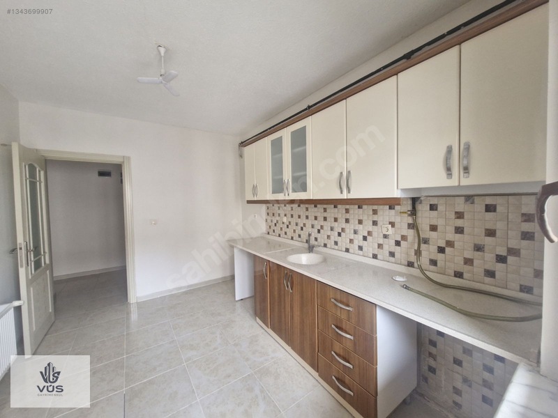 Vüs Gayrimenkul'den Emniyet Toki'de Kiralık 3+1daire — fotoğraf 9