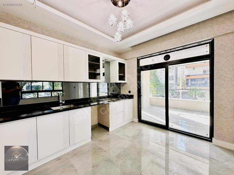 Akkentin Göbeğinde Site İçerisinde Ara Kat Lüks 2,5+1 Daireler — fotoğraf 3